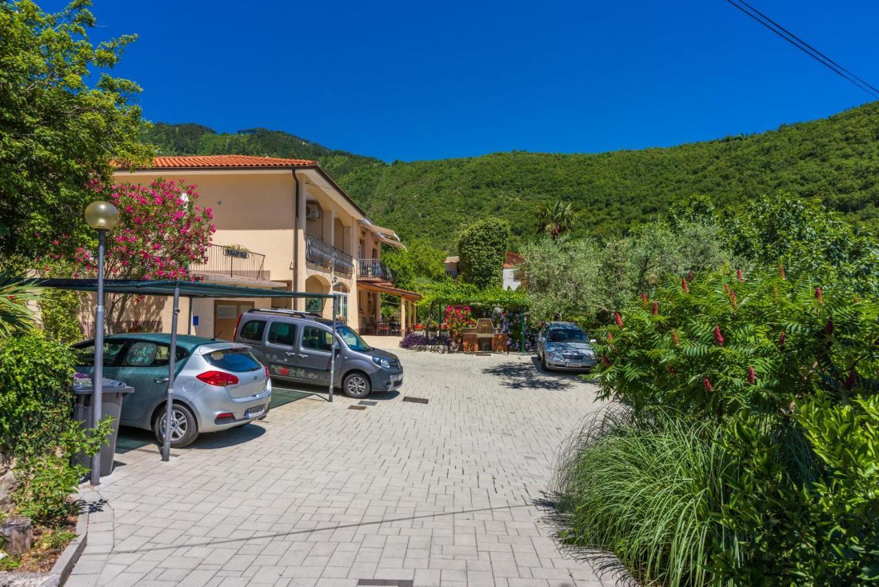 Apartments Branka Moscenicka Draga Bagian luar foto