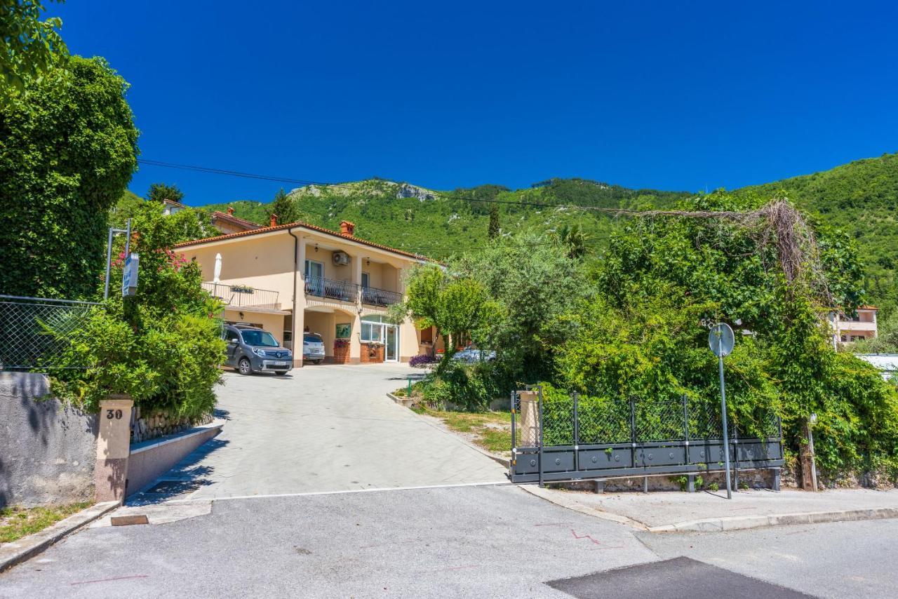 Apartments Branka Moscenicka Draga Bagian luar foto